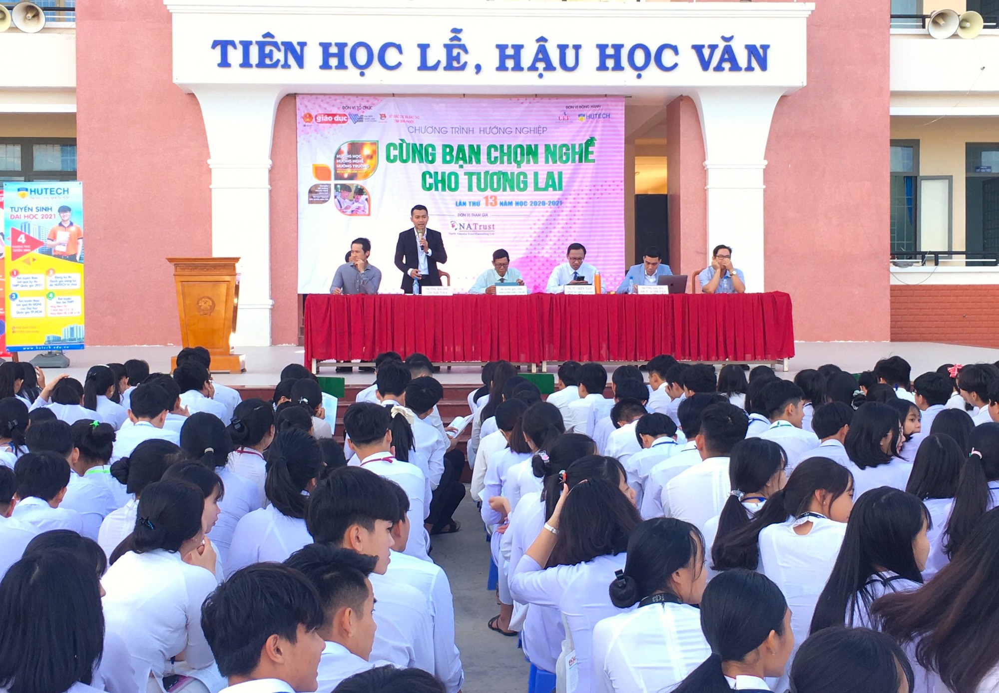 Khởi nghiệp trong bậc học phổ thông